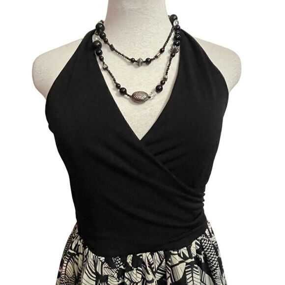 London Times Fit & Flair Black Floral Halter Dress Size 6 - Picture 4 of 10